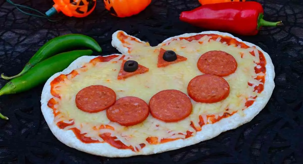 3 cách làm pizza Halloween thơm ngon, kinh dị cho đêm hội hóa trang thêm ấn tượng