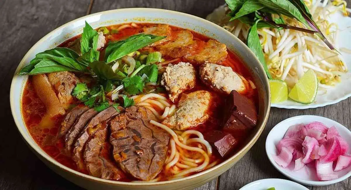 3 Cách nấu bún bò Huế đổi bữa chiêu đãi cả nhà