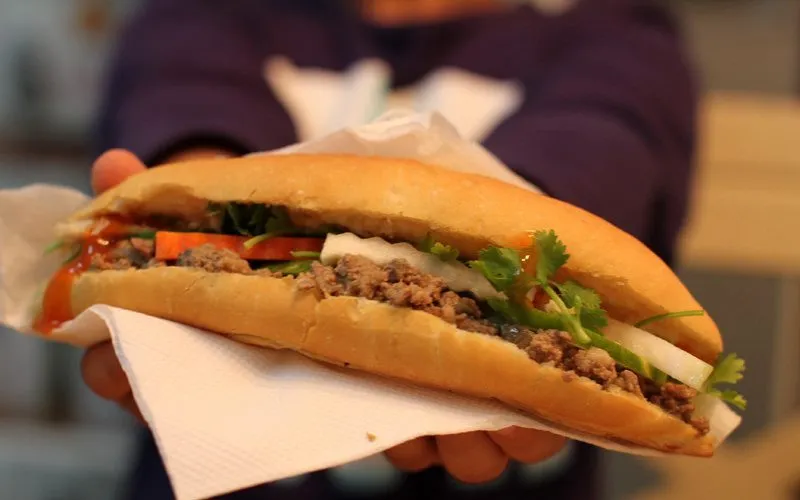 Bánh mì pate bao nhiêu calo – Bí quyết ăn bánh mì pate không béo