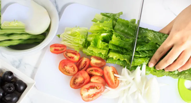 Bỏ túi ngay cách làm salad cá ngừ thanh mát, giàu dinh dưỡng cho cả gia đình
