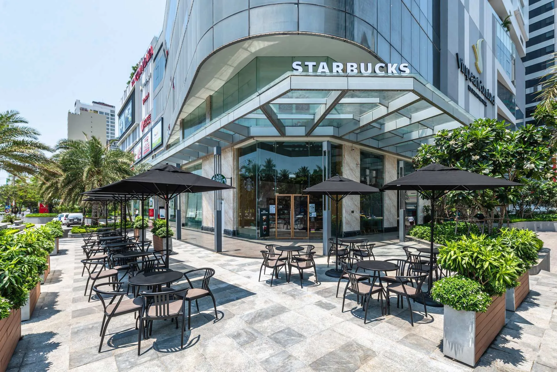Starbuck luôn có vị trí cửa hàng ở địa điểm đẹp