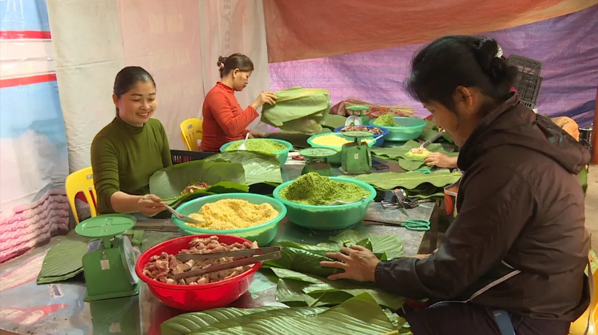 Cách gói bánh chưng gù bằng lá chuối – đặc sản Hà Giang dâng mâm cỗ Tết