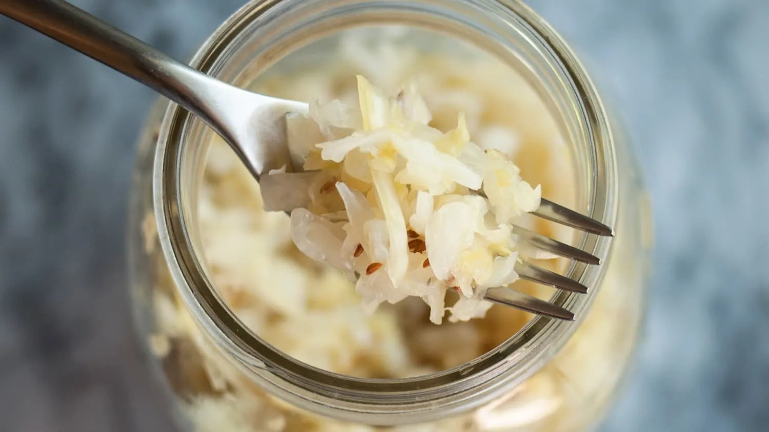 Cách làm bắp cải muối kiểu Đức Sauerkraut vừa lạ vừa ngon chống ngấy hiệu quả