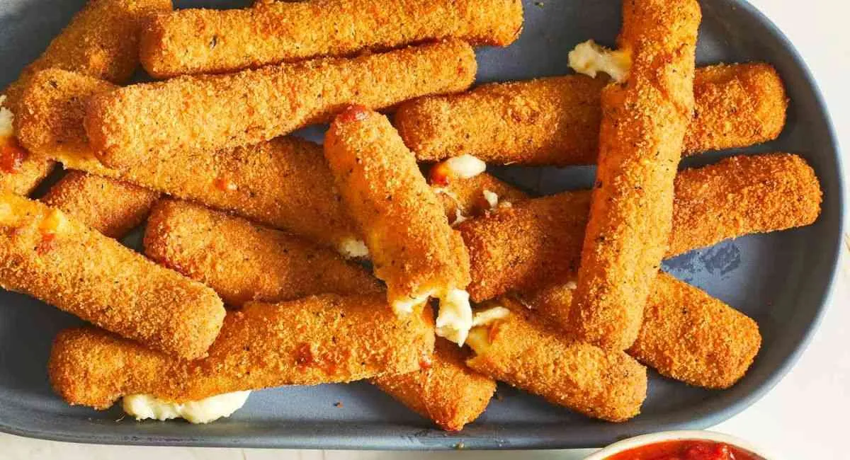 Cách làm cheese stick – bánh quy phô mai que thơm ngon, giòn rụm tại nhà