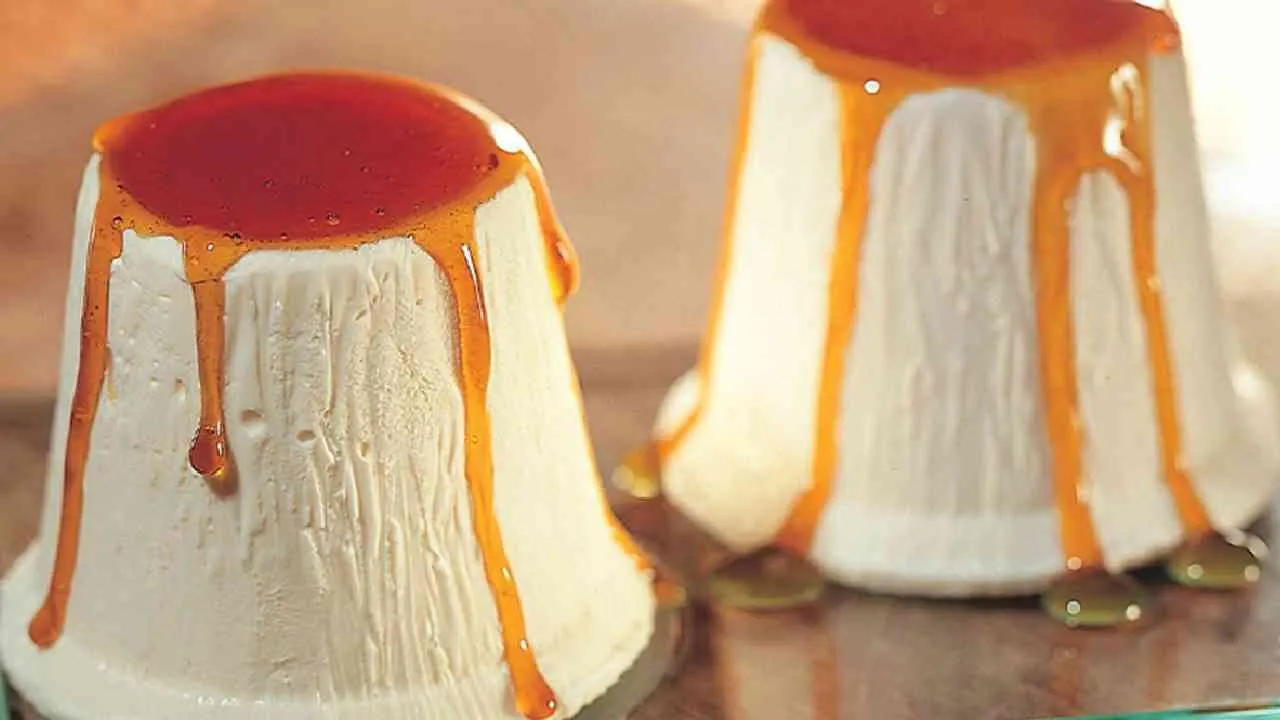 Cách làm Panna Cotta Caramel đơn giản tại nhà với hương vị ngọt ngào, hấp dẫn