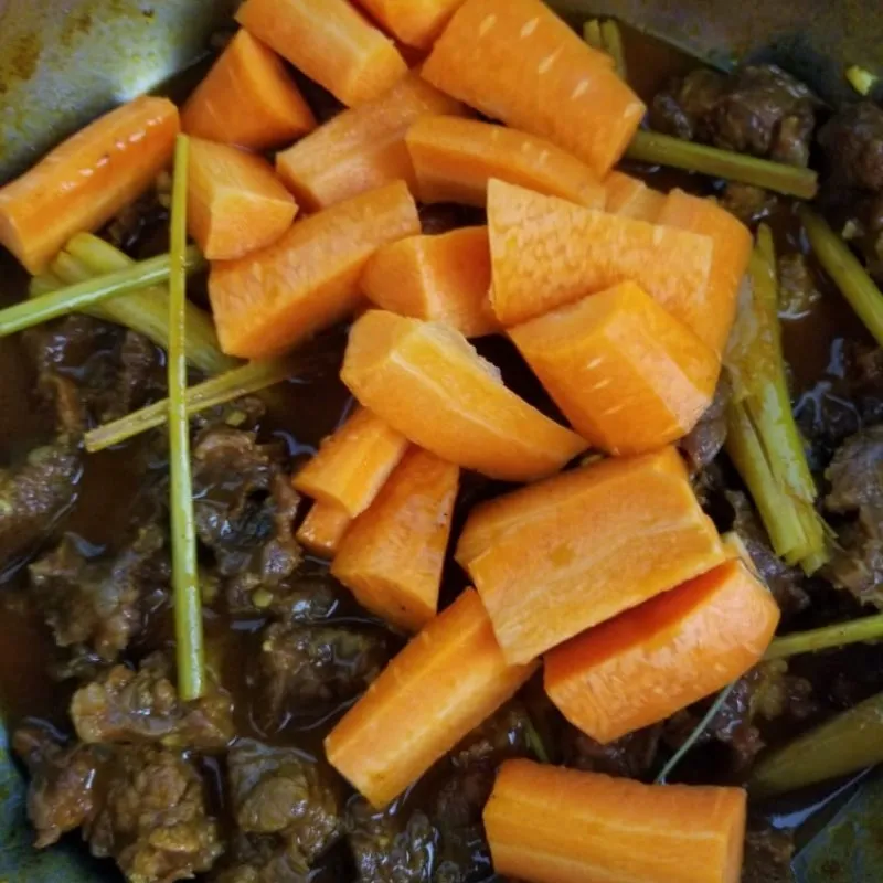 Cách nấu gân bò kho cà rốt ngon ngây ngất ai ăn cũng tấm tắc khen