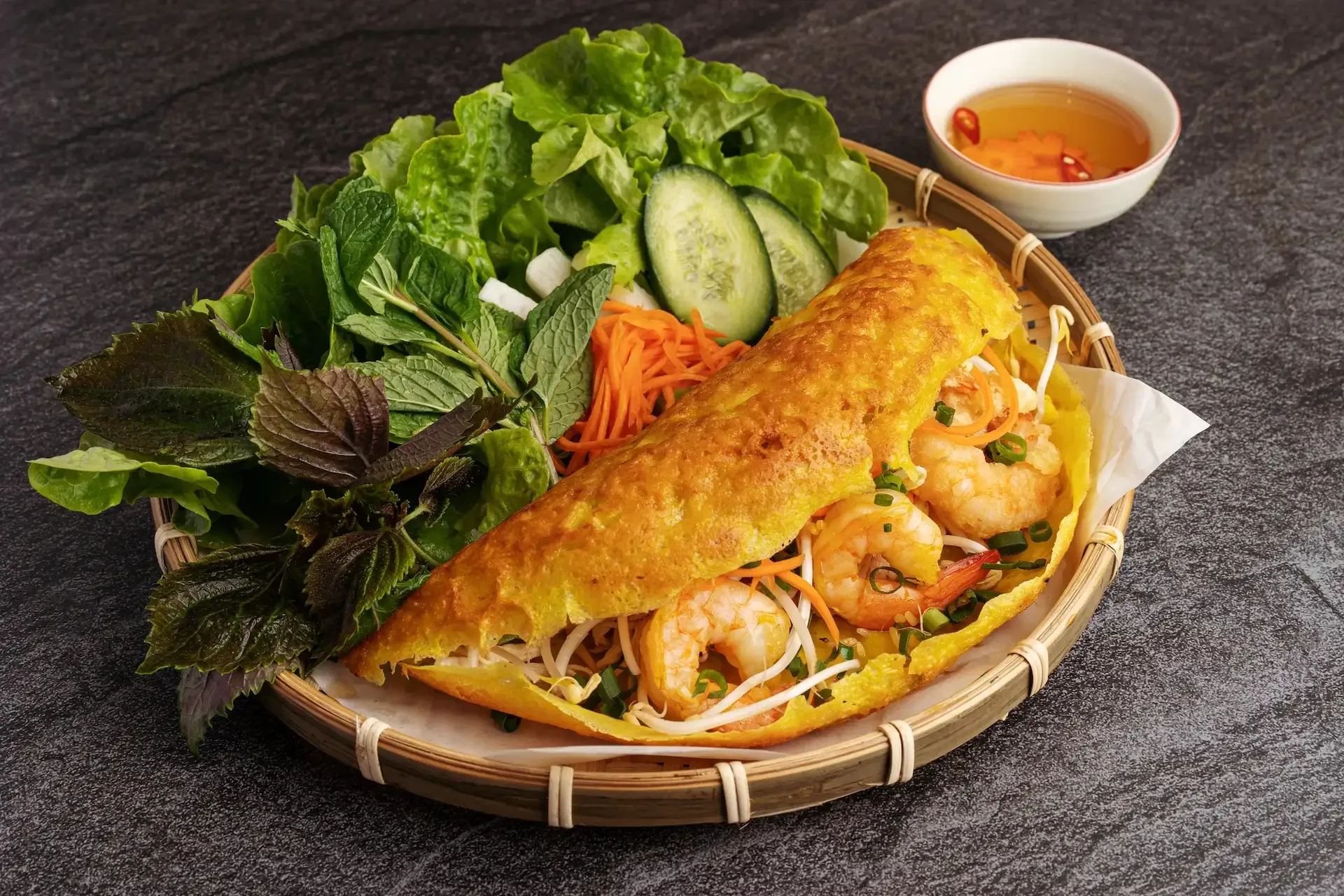 Cách pha bột bánh xèo giúp bánh giòn lâu, vàng ruộm như ngoài hàng