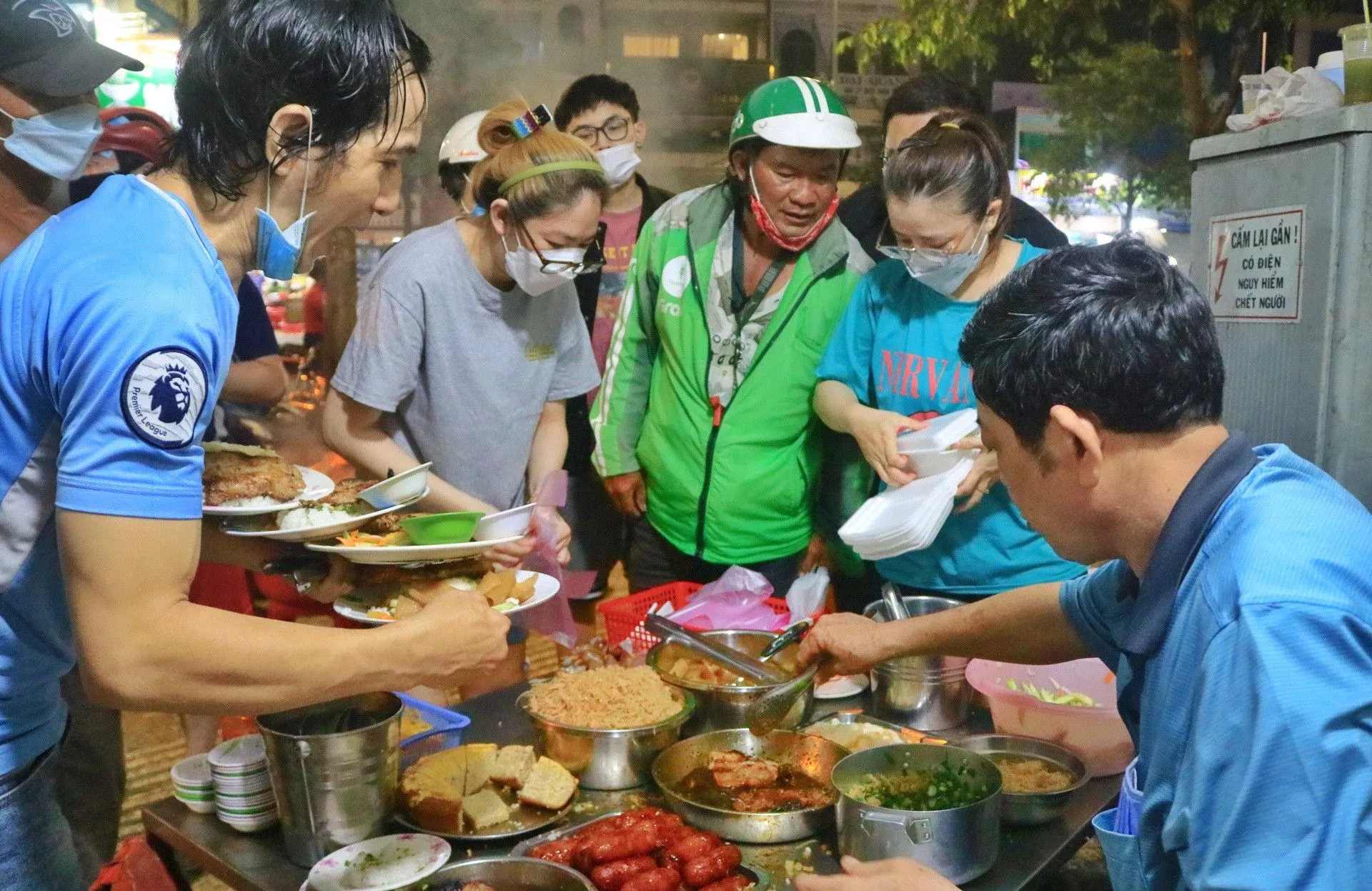 Cơm âm phủ: Hương vị mộc mạc ẩn chứa sự kỳ bí đáng thử khi đến Cố Đô Huế