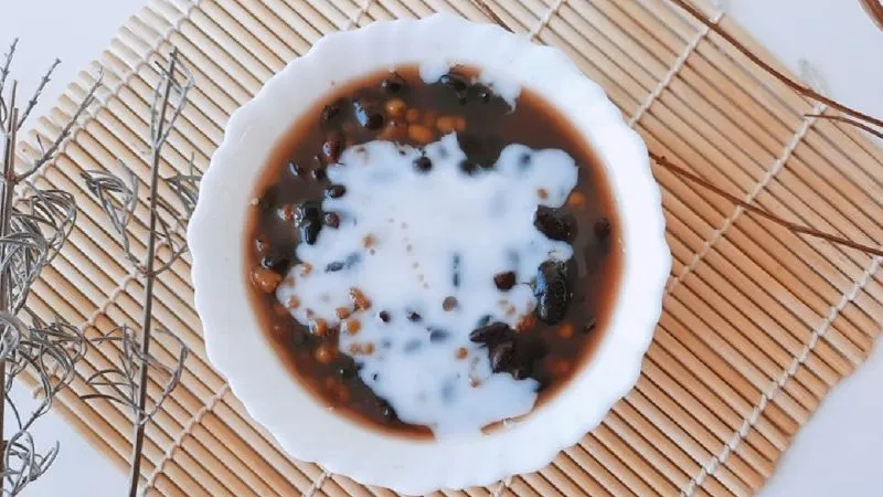 Học ngay cách nấu chè đậu đen siêu dễ, nhanh nhừ, thơm ngon khó cưỡng