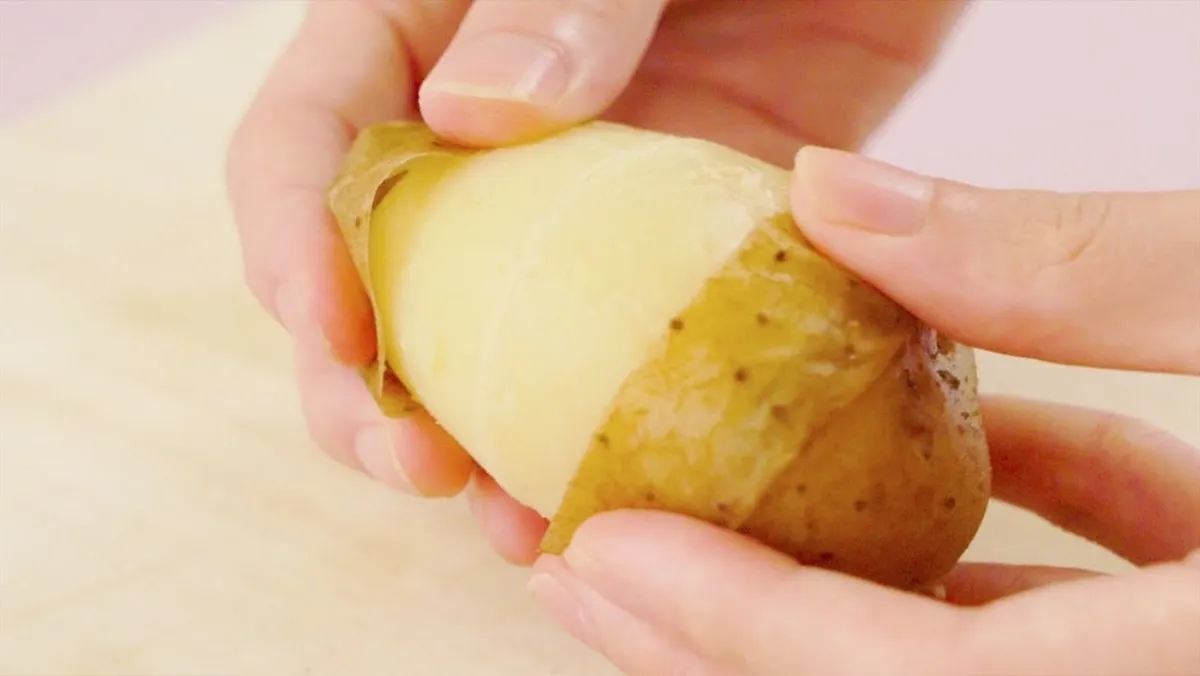 Luộc khoai tây bao lâu thì chín? Cảnh báo tác hại khôn lường khi ăn khoai tây sống