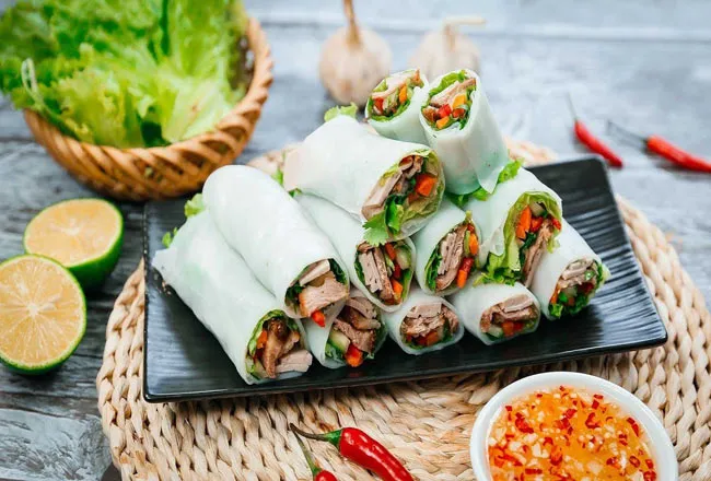 Phở cuốn bao nhiêu calo – Cách ăn ngon không lo tăng cân