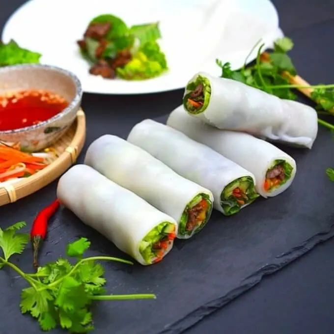 Phở cuốn bao nhiêu calo – Cách ăn ngon không lo tăng cân