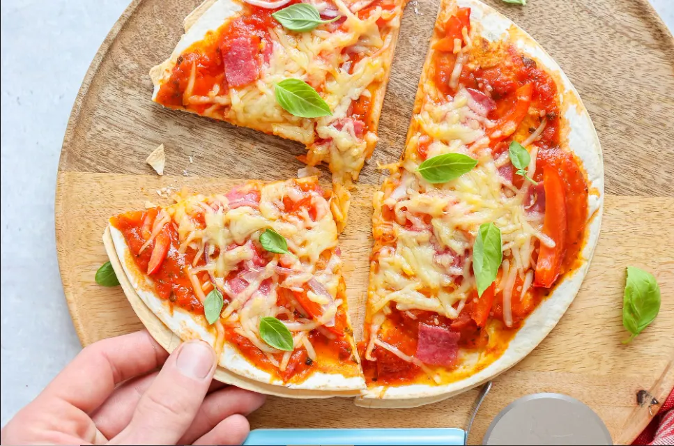 Pizza tortilla: Món ăn nhanh gọn, tiện lợi biến tấu từ bánh Pizza