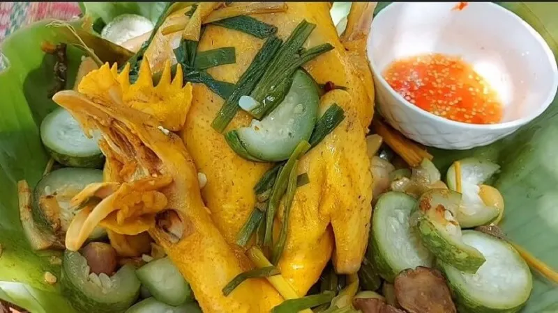 Vào bếp làm ngay món gà hấp hành thơm ngon khó cưỡng, cả nhà đều mê