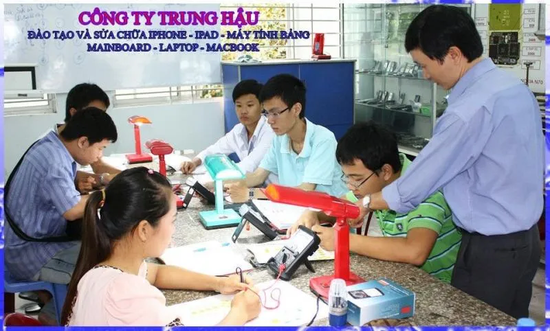 Top 8 Trung tâm dạy nghề sửa chữa điện thoại uy tín nhất TP. Hồ Chí Minh